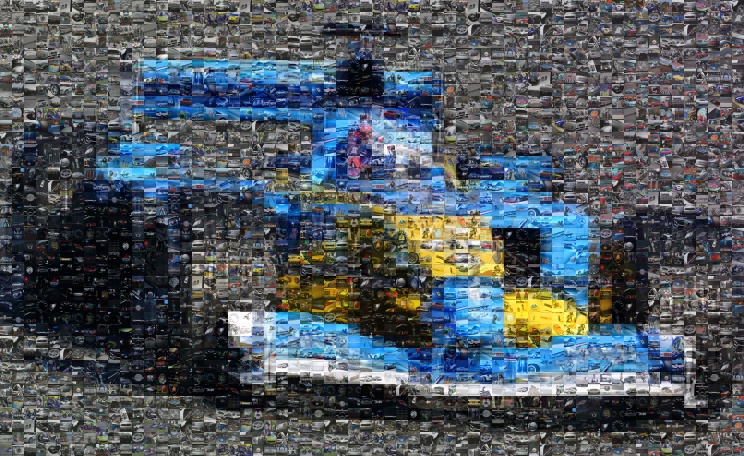 Exemple de photo mosaque de voitures et de motos faite sur www.Pictosaic.com - Total number of tiles: 2400 - Small format version